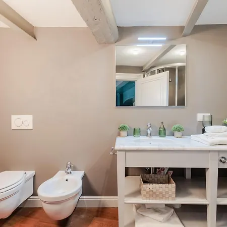 Ti 4 Bedrooms 4 Bathrooms شقة
