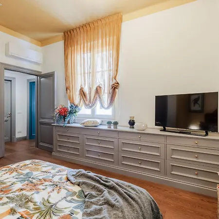 Ti 4 Bedrooms 4 Bathrooms *