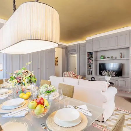 شقة Ti 4 Bedrooms 4 Bathrooms لوكا