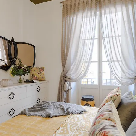 Ti 4 Bedrooms 4 Bathrooms شقة *