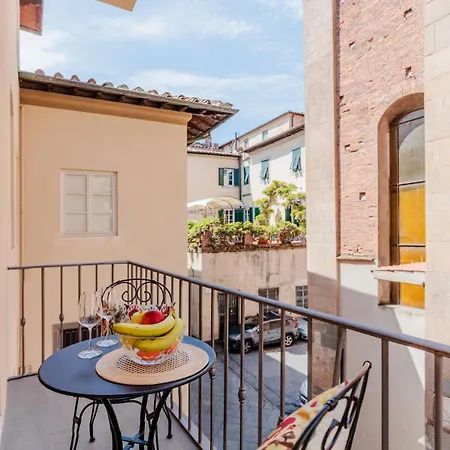 Ti 4 Bedrooms 4 Bathrooms *